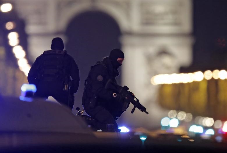 تصاویر | شانزه‌لیزه پاریس، مقصد جدید تروریست‌های داعش